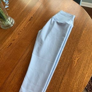 Alo yoga airlift leggings UV blue